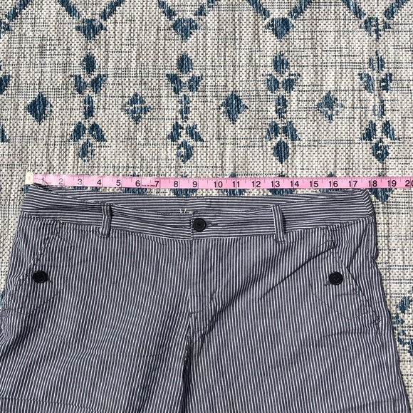 Volcom Striped Shorts - Picture 2 of 8